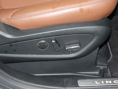 Used 2022 Lincoln Nautilus Reserve w/ Equipment Group 201A image 28