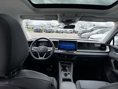 Certified 2025 Volkswagen Tiguan SE AWD/4WD image 20