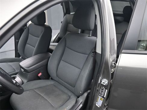 Used 2013 Kia Sorento LX w/ Convenience Pkg image 11