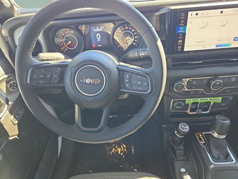 New 2025 Jeep Gladiator Sport image 15