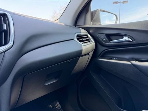 Used 2023 Chevrolet Equinox LT image 28