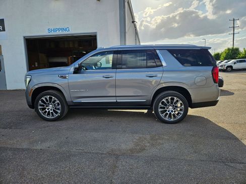 New 2026 GMC Yukon Denali w/ Denali Reserve Package AWD/4WD image 2