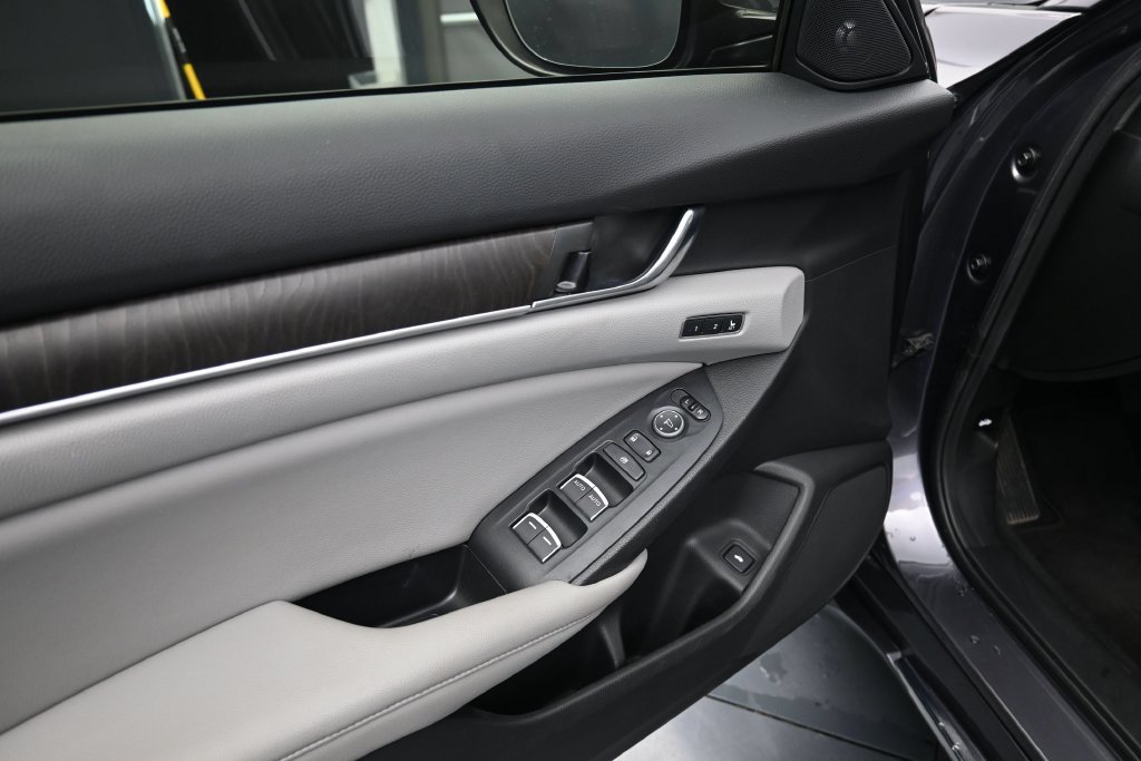 Used 2019 Honda Accord EX-L image 30