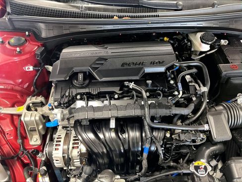 Certified 2025 Hyundai Elantra Sport image 47