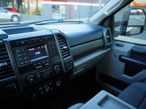 Used 2020 Ford F250 XL w/ STX Appearance Package image 19