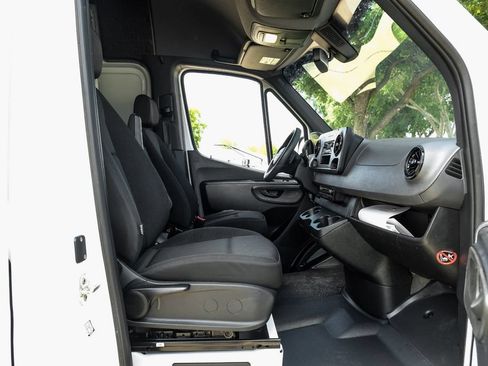 Used 2023 Mercedes-Benz Sprinter 2500 image 29