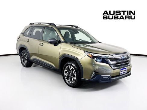 Used 2026 Subaru Forester Premium AWD/4WD image 1