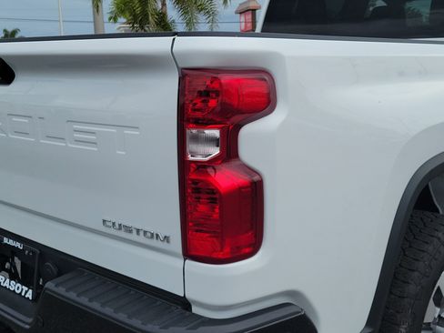 Used 2025 Chevrolet Silverado 2500 Custom w/ Custom Value Package AWD/4WD image 11