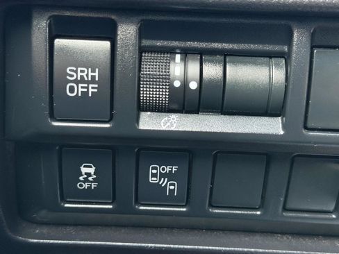 Used 2018 Subaru Impreza 2.0i Limited image 17