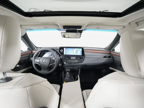 New 2025 Lexus ES 350 w/ Premium Package image 13