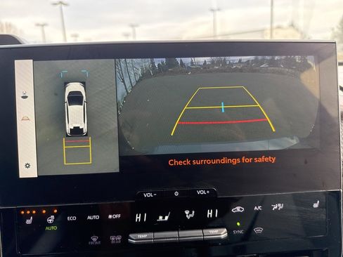 Certified 2023 Subaru Solterra Limited image 40