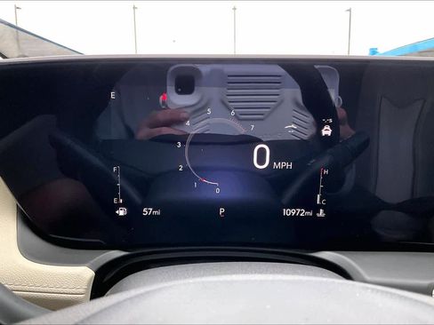 Used 2025 Buick Encore GX Avenir w/ Avenir Technology Package image 26