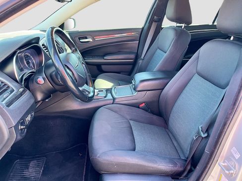 Used 2019 Chrysler 300 Touring w/ Sport Appearance Package RWD image 19