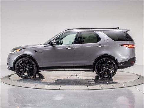 New 2025 Land Rover Discovery Dynamic SE image 2