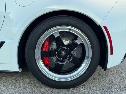 Used 2016 Chevrolet Corvette Z06 w/ 3LZ Preferred Equipment Group image 14