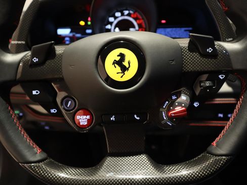 Used 2022 Ferrari F8 Tributo image 31