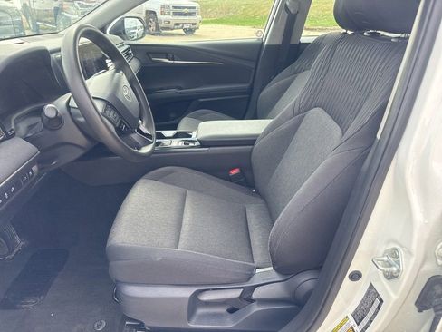 Used 2025 Toyota Camry LE image 11