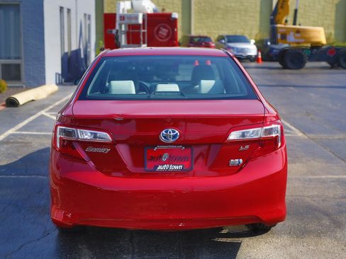 Used 2012 Toyota Camry LE FWD image 12