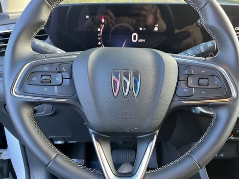 Used 2025 Buick Encore GX Preferred image 28