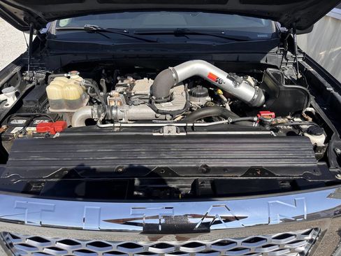 Used 2016 Nissan Titan SL image 18