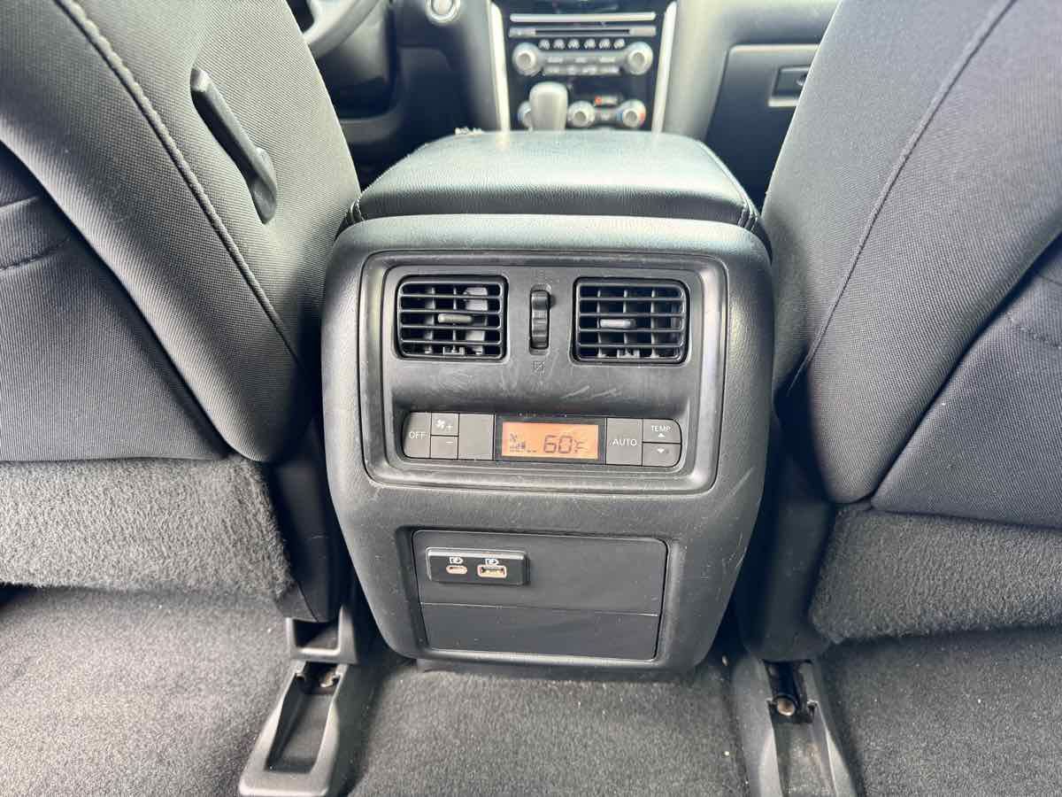 Used 2020 Nissan Pathfinder S FWD image 36