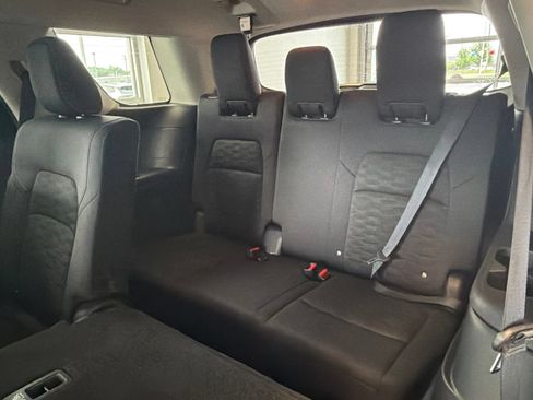 Used 2025 Nissan Pathfinder SV AWD/4WD image 13
