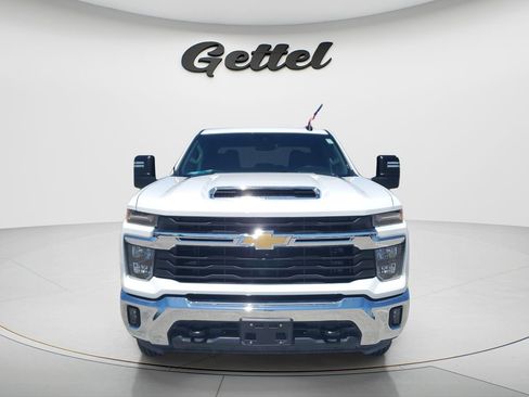 Used 2025 Chevrolet Silverado 2500 LT w/ Convenience Package AWD/4WD image 2