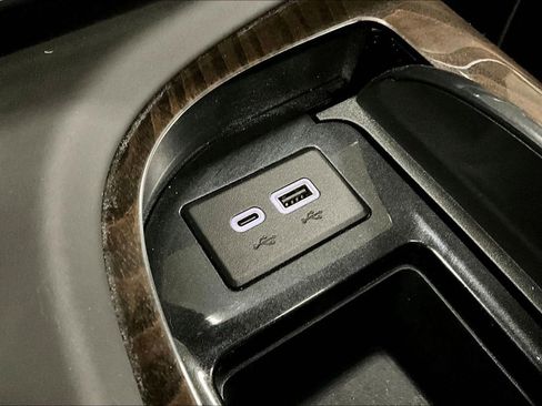 Used 2023 Cadillac Escalade ESV Premium Luxury Platinum w/ LPO, Floor Liner Package AWD/4WD image 16