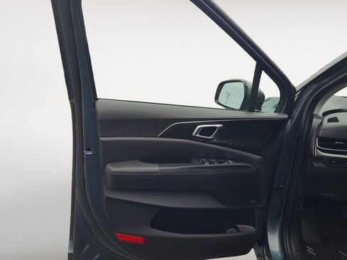 Used 2025 Kia Carnival SX Prestige FWD image 26