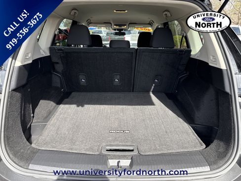 Used 2023 Nissan Rogue SV image 38