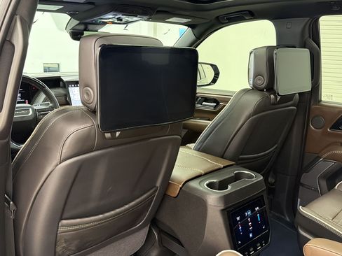 Used 2026 GMC Yukon Denali Ultimate AWD/4WD image 28