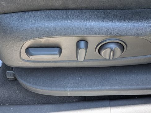 Used 2022 Chevrolet Equinox LT FWD image 19