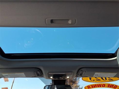 Used 2023 Toyota Camry SE image 13