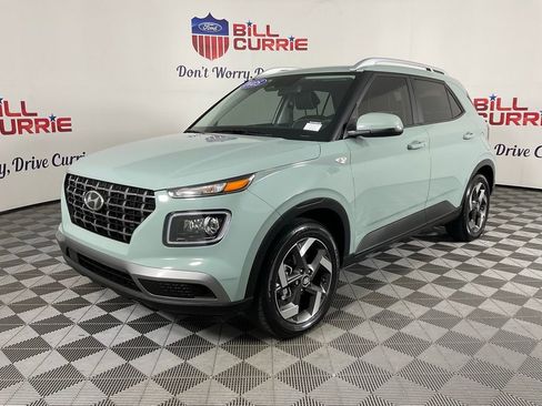 Used 2025 Hyundai Venue Limited FWD image 7