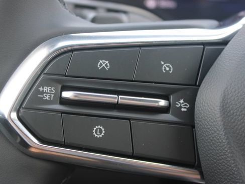 New 2027 Chevrolet Equinox LT w/ Convenience Package II FWD image 36