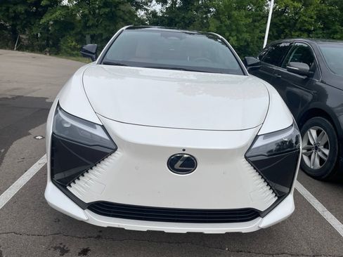 Used 2024 Lexus RZ 300e Premium w/ Accessory Package (2T) FWD image 2
