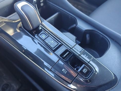 Used 2025 Toyota Crown Signia image 15