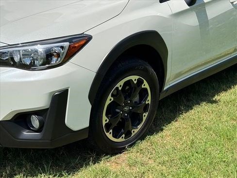 Used 2022 Subaru Crosstrek 2.0i Premium AWD/4WD image 2