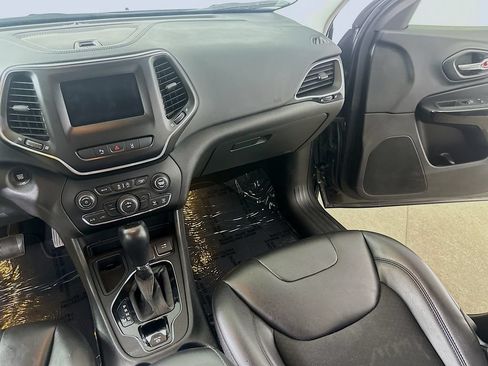 Used 2021 Jeep Cherokee Latitude Plus FWD image 19