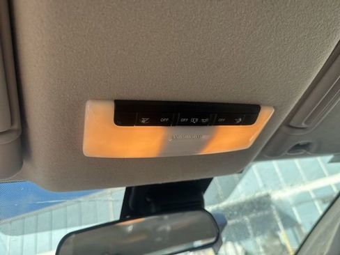 Used 2025 Nissan Versa SV image 21