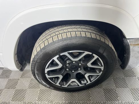 Used 2025 RAM 1500 Laramie image 10