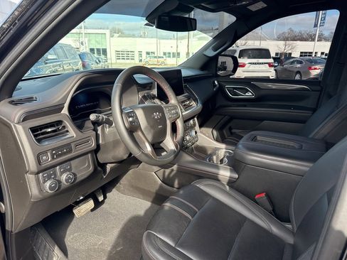 Used 2023 Chevrolet Suburban RST image 8