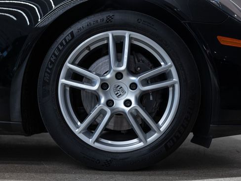 Certified 2020 Porsche Panamera image 19