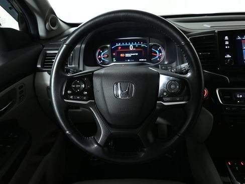 Used 2022 Honda Pilot Touring image 17