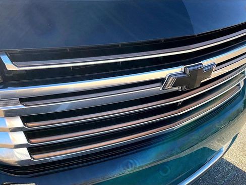 Used 2023 Chevrolet Suburban High Country image 30