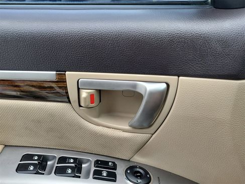 Used 2010 Hyundai Santa Fe GLS w/ Premium Pkg 2 image 28