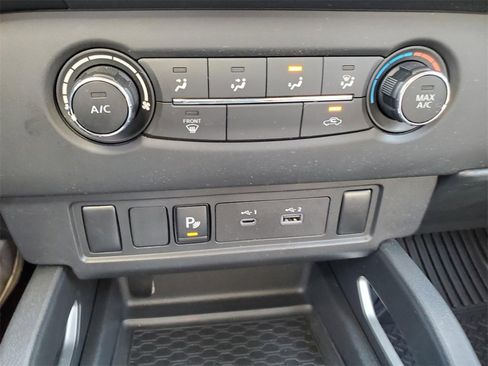Certified 2024 Nissan Frontier SV w/ Technology Package image 29