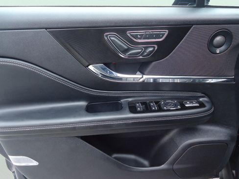 Used 2022 Lincoln Corsair Reserve w/ Equipment Group 201A image 24