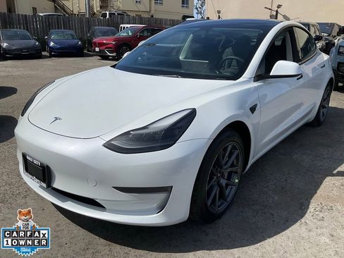 Used 2023 Tesla Model 3 Standard Range image 87