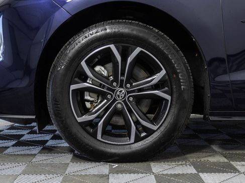 Used 2025 Toyota Sienna Platinum AWD/4WD image 48